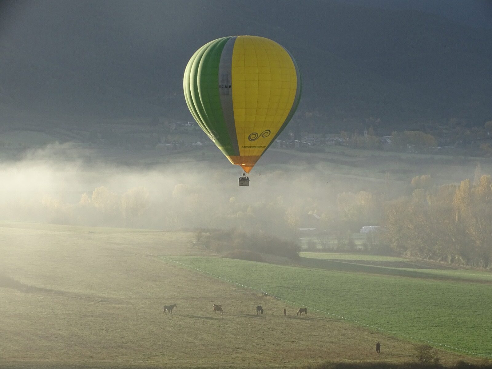 the magic of hot air balloon flights in Catalonia - a unique and memorable experience